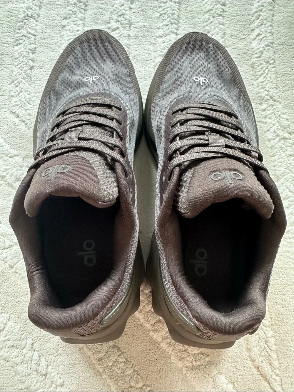 Alo | Runner Sneaker | Espresso